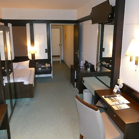 Heide Kroepke 4* Essel