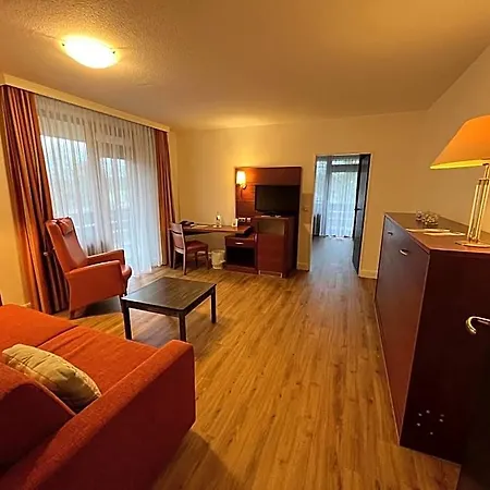 Heide Kroepke 4*