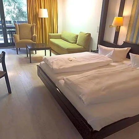 Heide Kroepke 4*