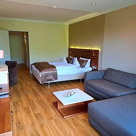 Heide Kroepke 4*