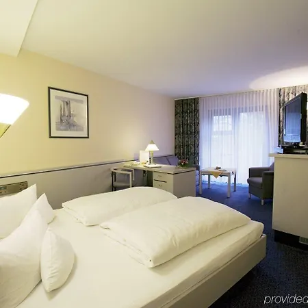 Heide Kroepke 4*