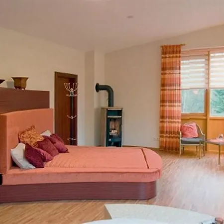 Heide Kroepke 4*