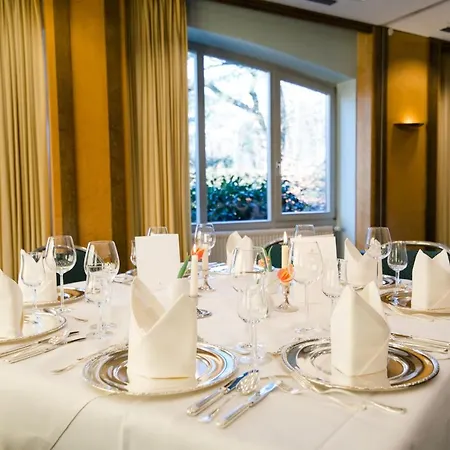 海德克劳派克酒店 酒店 埃瑟尔